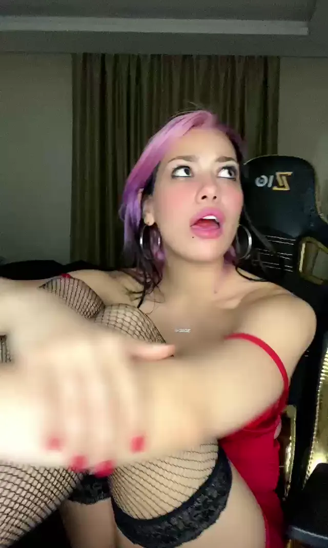 Serenay Okay ifşa nude yayın Part 5 — Serenay Okay — Canlı Yayınlar · sahne 3