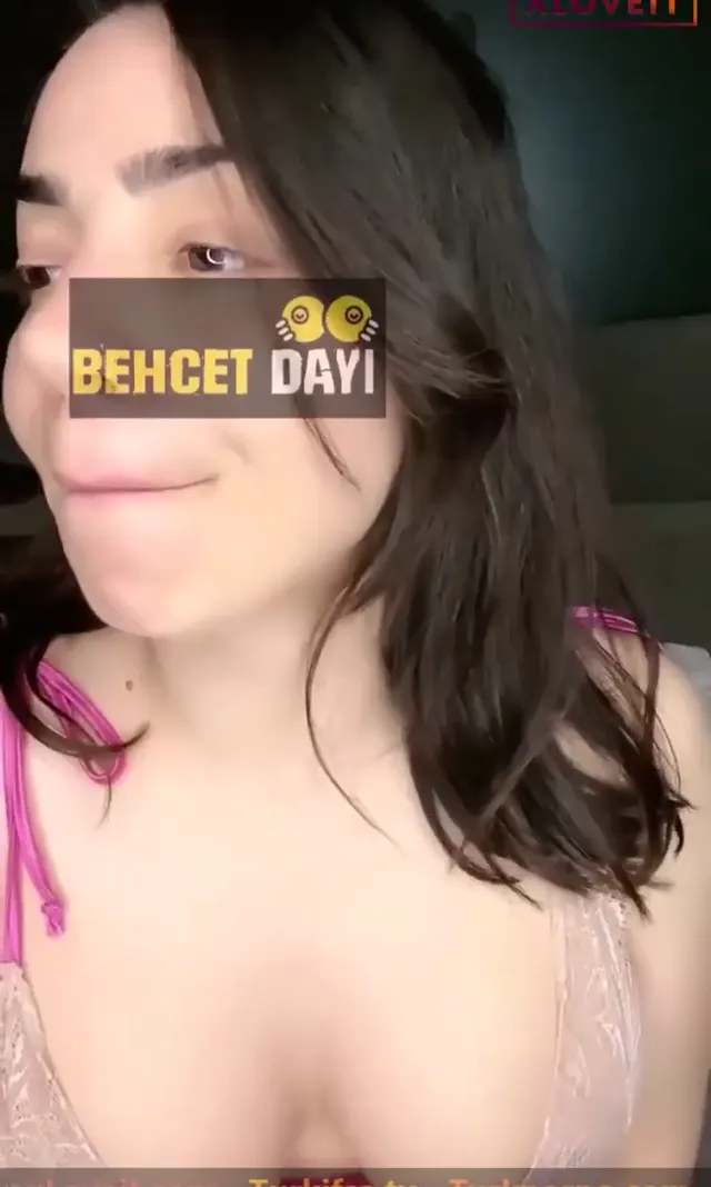 Serpil Cansız ifşa Şişmiş kabarmış amcığını koydu ortaya — Serpil Cansız — Canlı Yayınlar · sahne 1