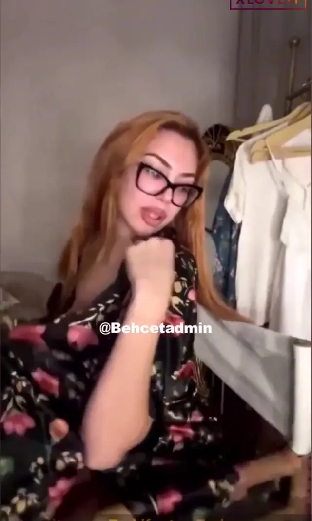 Şeydanur Tunç — Şeydanur Tunç ifşa İç çamaşırlı uzun yayın videosu · sahne 1