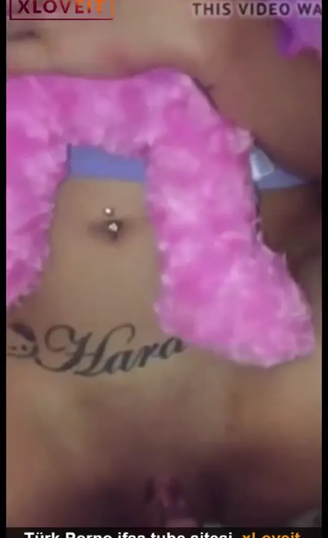 Sikilirken ayıcıgını bırakmıyor — Amatör Porno · sahne 1