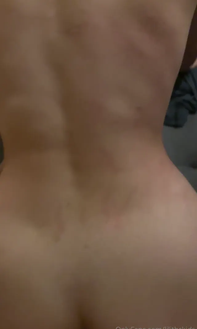 Sikiş videosu Lilithskids Doggystyle inleyerek sikildi — Lilithskids — Mobil Porno · sahne 3