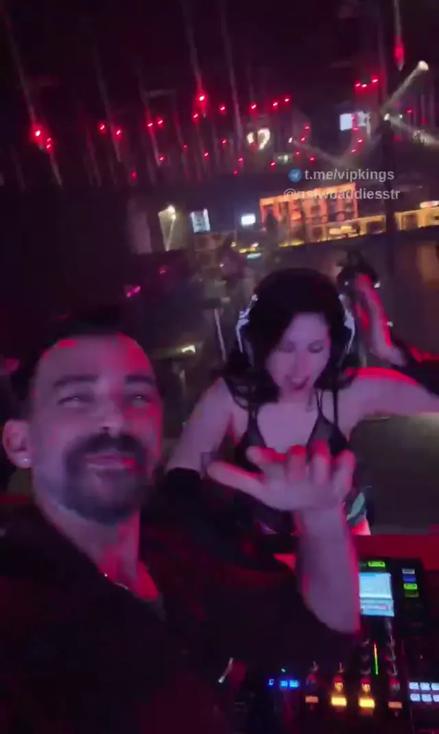 Sılaben — Sılaben ifşa Gece klubü dansçısı · sahne 2