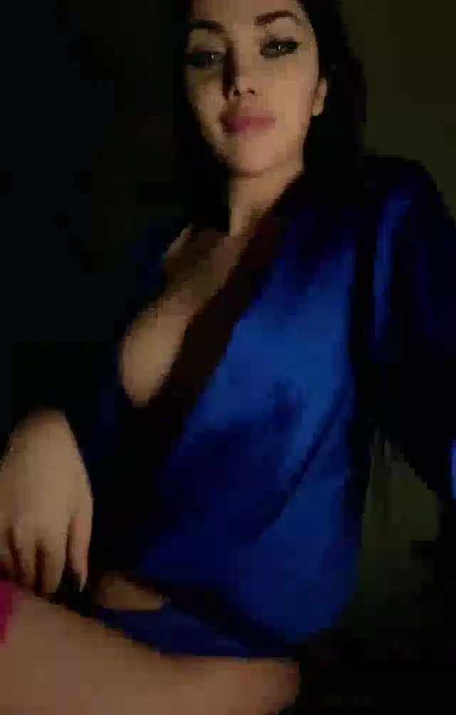 Tango Afrodit ifşa Gecelikli iç çamaşırlı yayın yaptı — Tango Afrodit — Bedava Porno · sahne 1