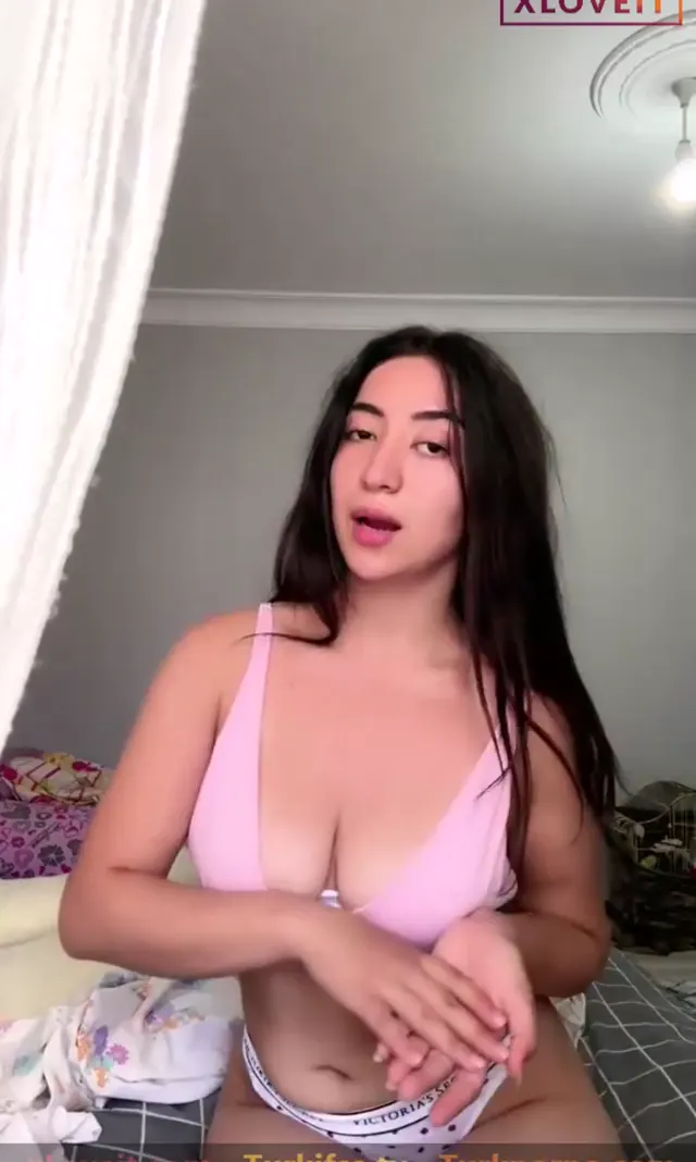 Tango Asen — Tango Asen ifşa genç kızın odasında uzun nude yayını · sahne 1