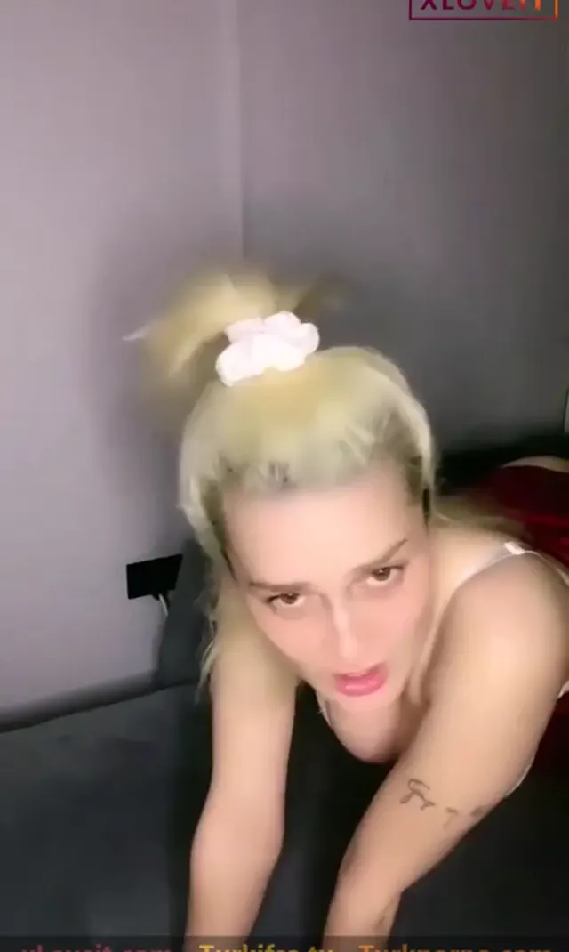 Tango Ayla ifşa Sikiliyormuş gibi inledi — Tango Ayla — Canlı Yayınlar · sahne 2
