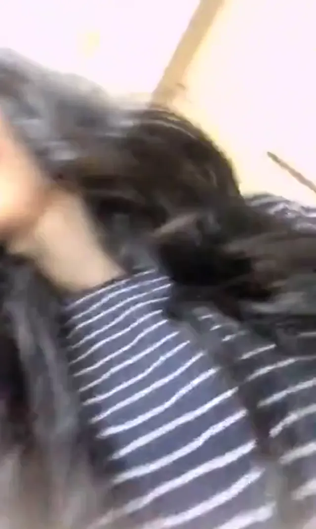 Tango Bal Kız ifşa Etli kabarmış amcığını ovaladı — Canlı Yayınlar · sahne 3