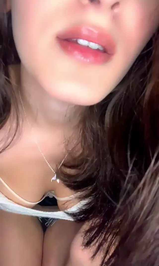 Tango Beril ifşa Seksi güzel hatundan yayın seyret — Tango Beril — Canlı Yayınlar · sahne 2