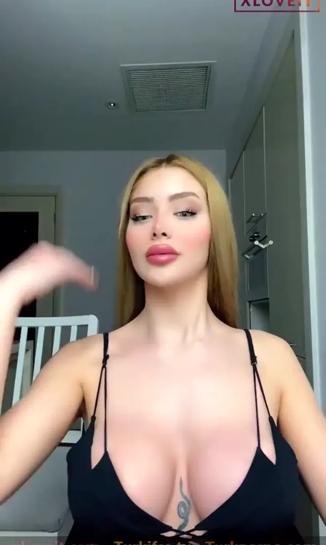 Tango Celine ifşa Seksi siyah gecelikli yayınını seyret — Tango Celine — Canlı Yayınlar · sahne 2