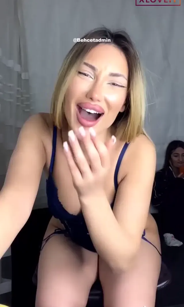 Tango Ebru ifşa At gibi kaşarın yayın videosu — Tango Ebru — Canlı Yayınlar · sahne 1