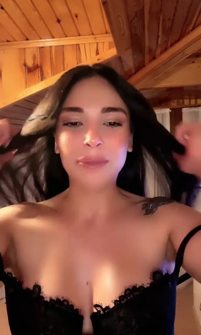 Tango Eco Ecem ifşa Sexy esmerin canlı yayınını seyret — Tango Eco Ecem — Canlı Yayınlar · sahne 3