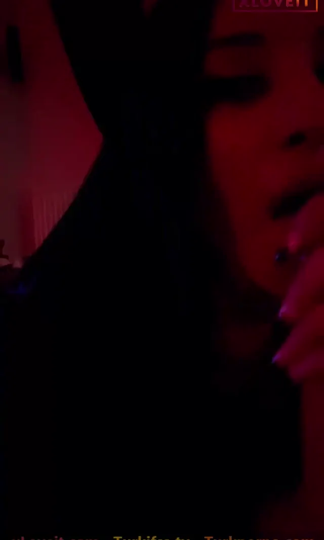 Tango Eva — Tango Eva ifşa Türk esmerden dildo sakso videosu seyret · sahne 2