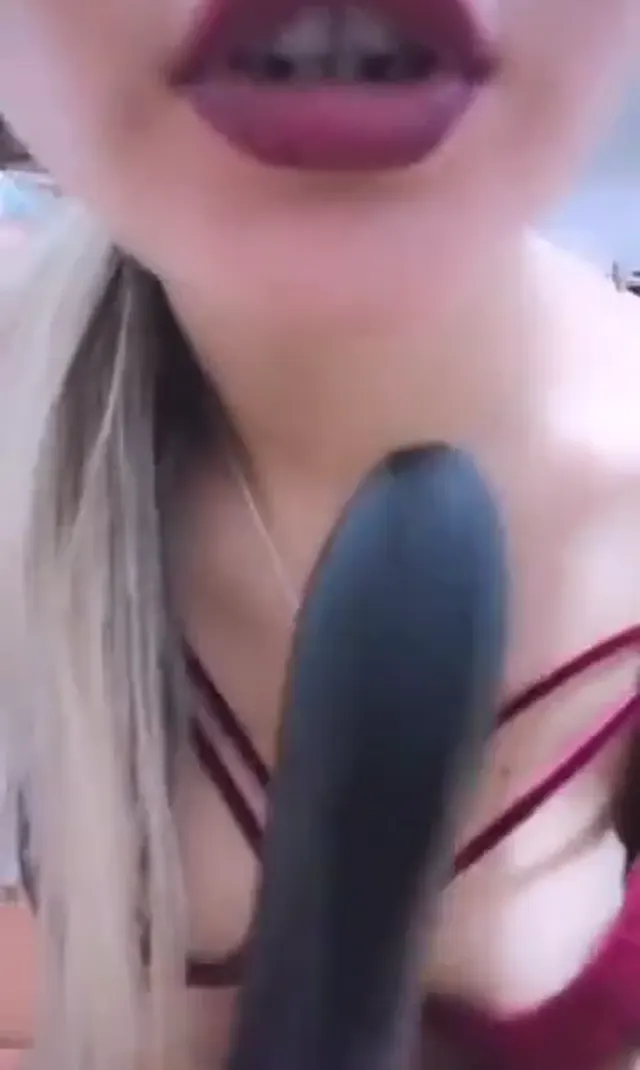Tango Gizem — Tango Gizem ifşa Dildo show yaptı · sahne 1