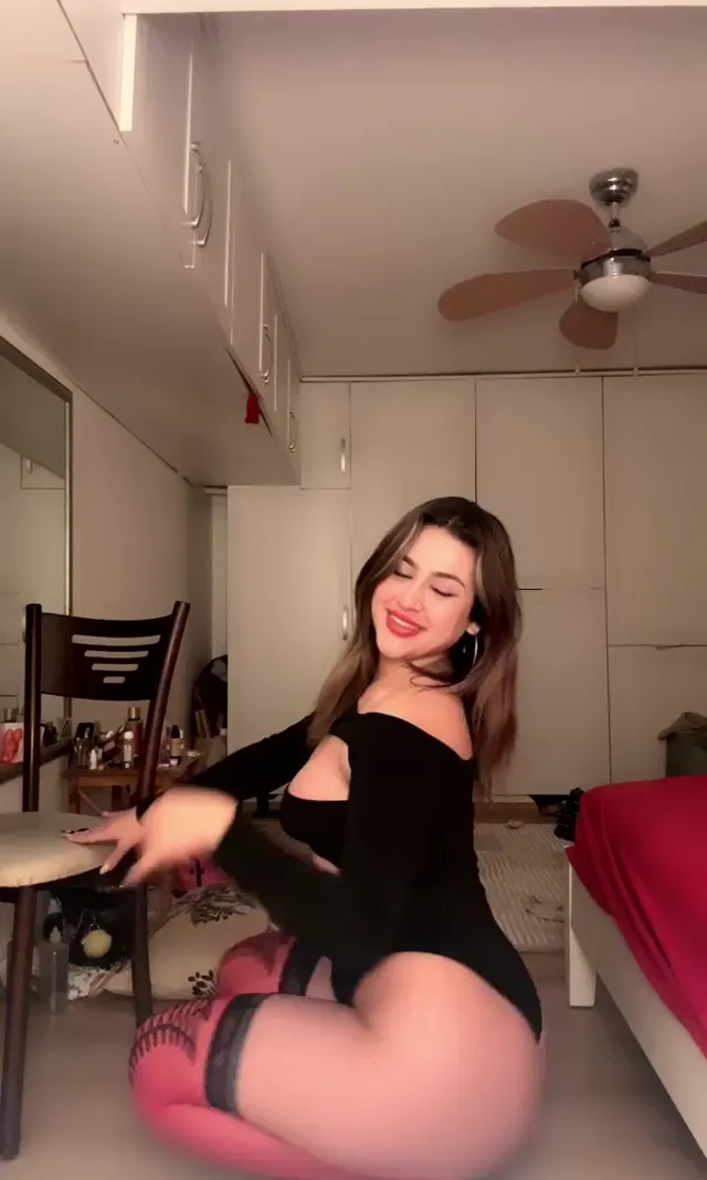 Tango irina ifşa Seksi hatun yerde domaldı — Tango irina — Canlı Yayınlar · sahne 1
