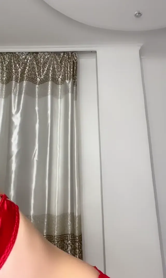 Tango Jasmine — Tango Jasmine ifşa HD Kırmızı jartiyerle dans etti · sahne 1