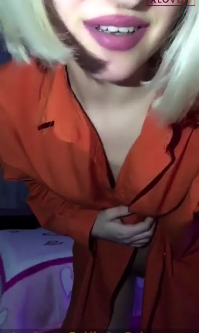 Tango Lara — Tango Lara ifşa Sexy kızın gömlekli showu · sahne 3