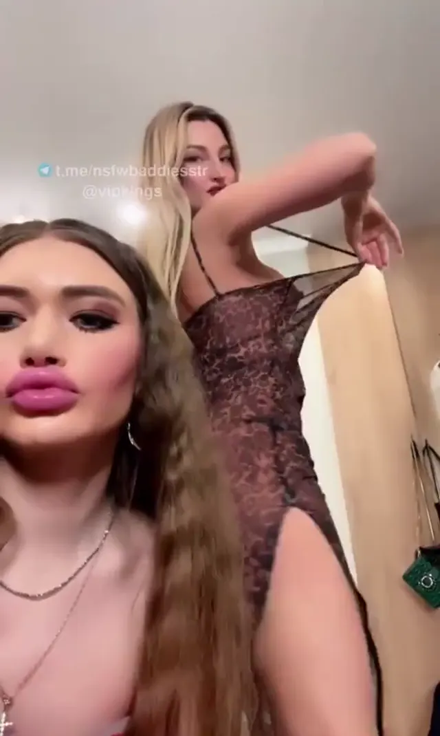 Tango Leona ifşa – Lez kızların yayını — Canlı Yayınlar · sahne 1