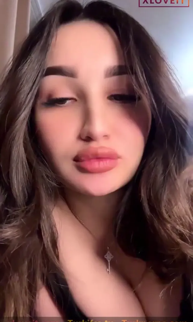 Tango Leyla — Tango Leyla ifşa Fıstık gibi hatunun yayınını seyret · sahne 2