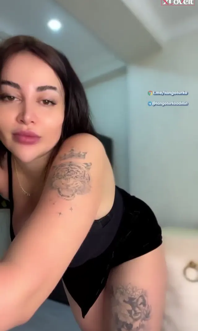 Tango Lina ifşa Harika bedenini sergiledi — Canlı Yayınlar · sahne 1