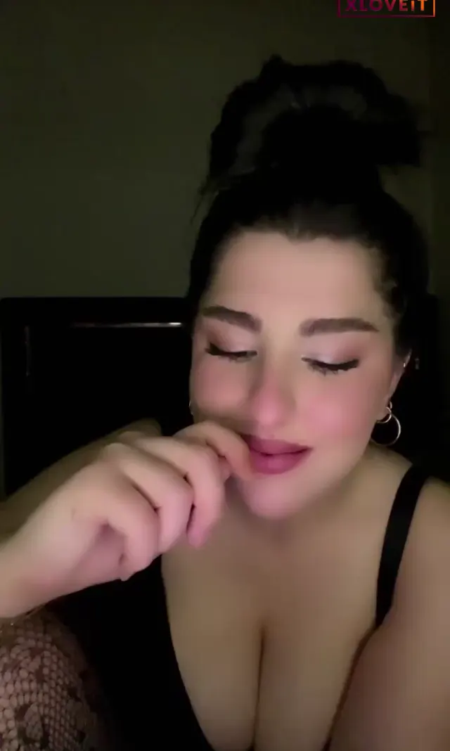 Tango Pelin ifşa Cüsseli hatunun yayınını seyret — Canlı Yayınlar · sahne 3