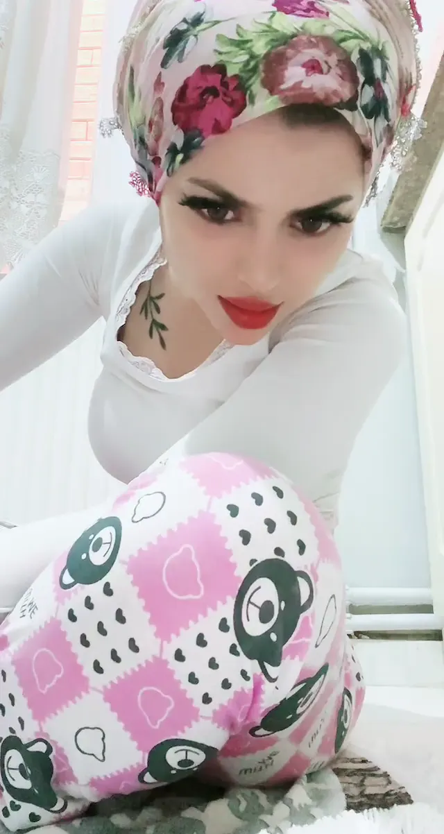 Tango Ponçik Özlem ifşa Türbanlı yayın video Vol 3 — Ponçik Özlem — Canlı Yayınlar · sahne 2