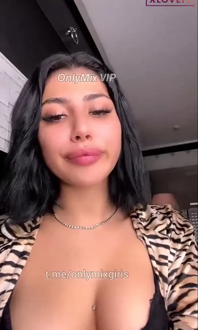 Tango Rana ifşa Esmer hatun yayında soyundu — Tango Rana — Canlı Yayınlar · sahne 1