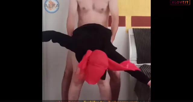 Alfa Erkek — Tesettürlü Porno Alfa Erkek olgunu sikip türbanına patladı · sahne 1