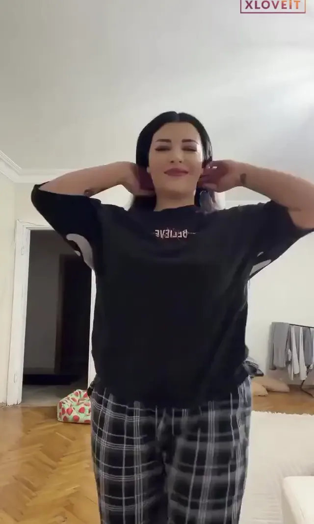 Gözde Akgün — Tiktok Gözde Akgün ifşa karışık videoları · sahne 3