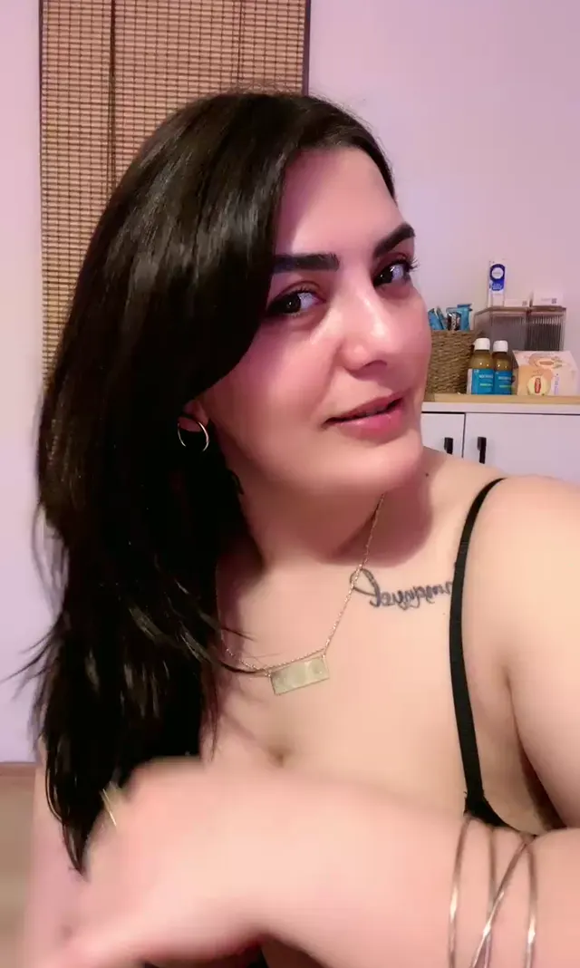 Tokyo ifşa Yatak odasından canlı yayın yaptı — Tango Tokyo — Canlı Yayınlar · sahne 3