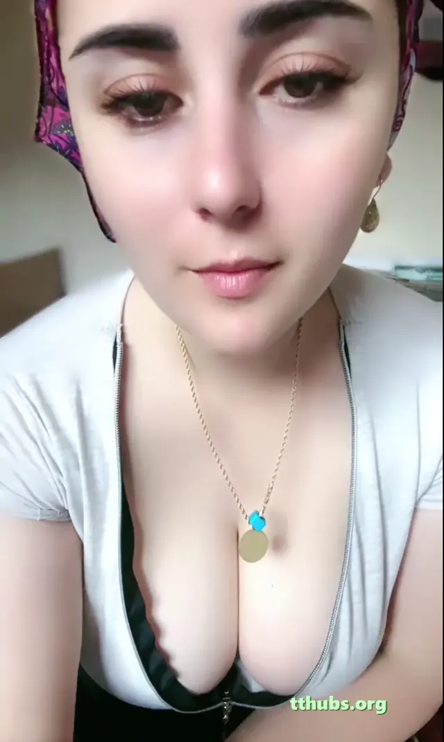 Türbanlı Eloşki Milf — Milf Porno · sahne 1
