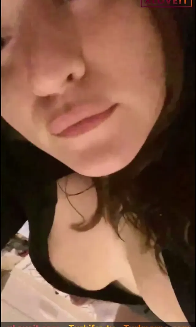 Hazal Kılınç — Türbanlı ifşa Hazal Kılınç üstünü giyip amcık parmakladı · sahne 3