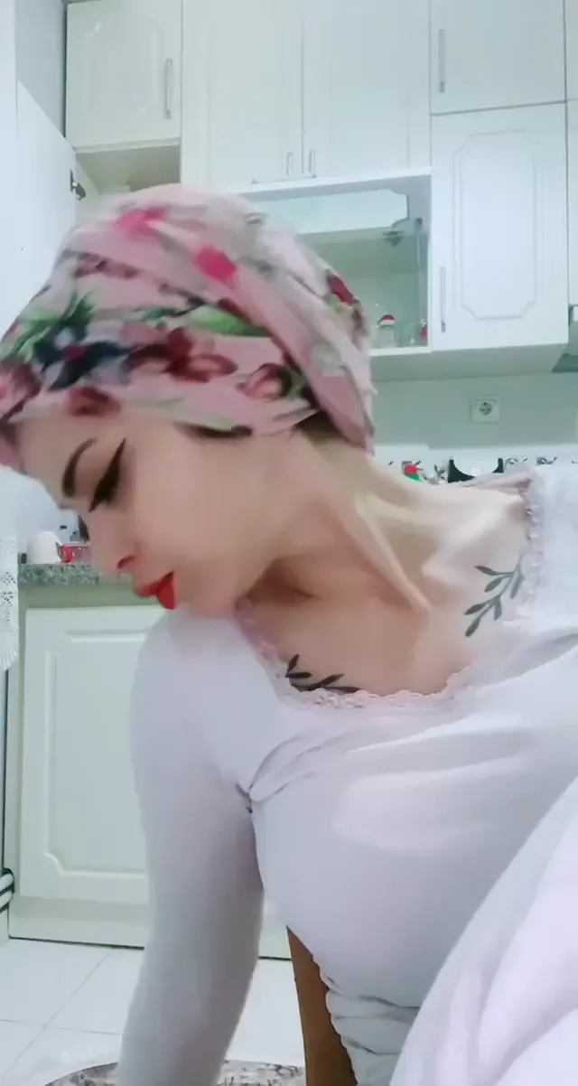Türbanlı ifşa Ponçik Özlem yayın videosu Vol 4 — Ponçik Özlem — Canlı Yayınlar · sahne 3