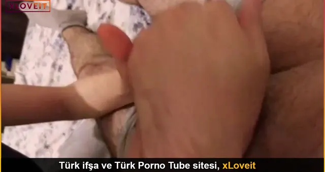 Türbanlı oral evli yerli hatun — Amatör Porno · sahne 2