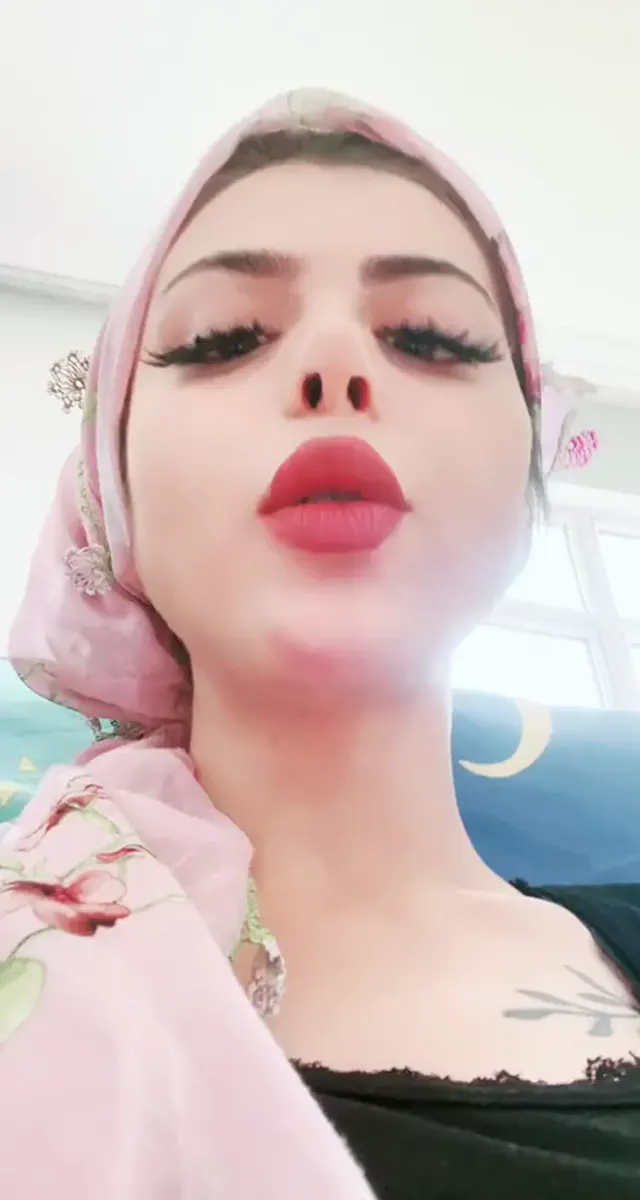 Türbanlı Ponçik özlem ifşa Tango videoları Part 3 — Ponçik Özlem — Canlı Yayınlar · sahne 2