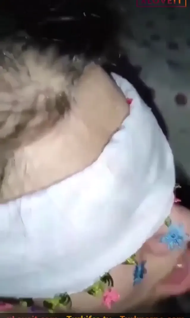 Türbanlı Porno Tülbentli hatunun ağzına akıttı — Amatör Porno · sahne 2