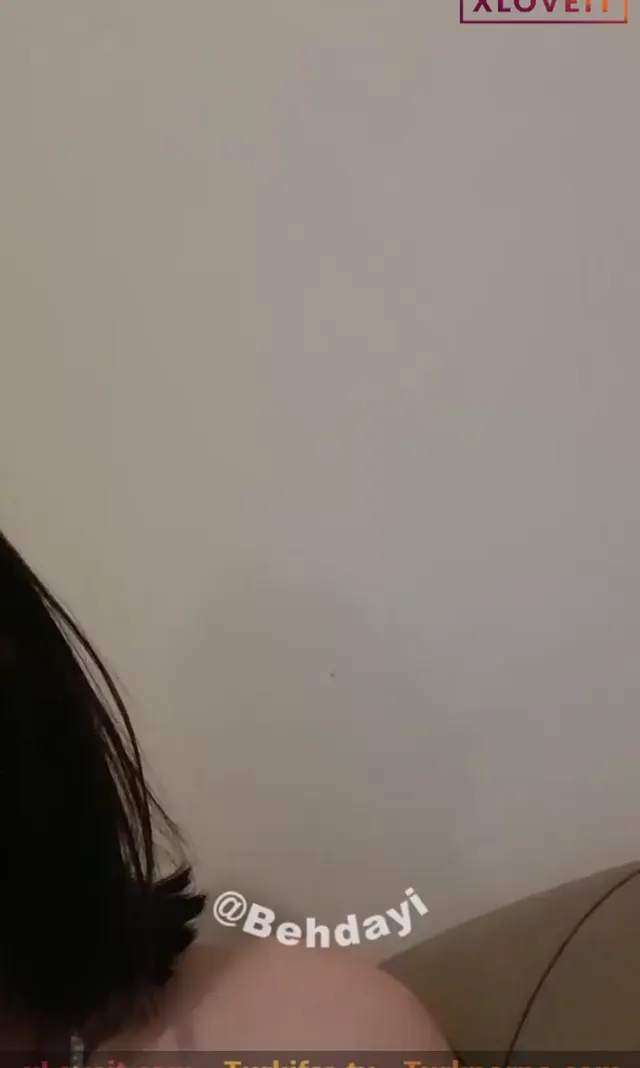 Türk ifşa Zeynep sırıl sıklam olan amına salatalık soktu — Türk ifşa · sahne 3