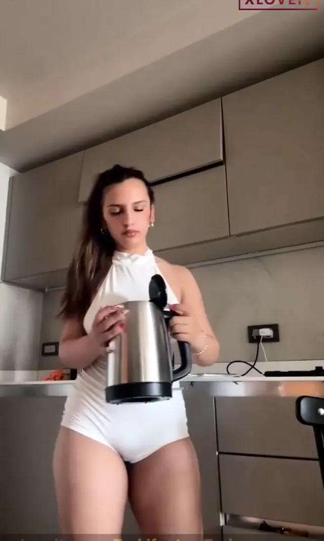 Tusem Tuğçe ifşa Cüsseli hatundan meme show — Tango Tusem — Canlı Yayınlar · sahne 1