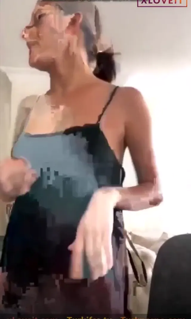 Winewoman — Winewoman ifşa Kafa güzel sexy dans etti · sahne 3