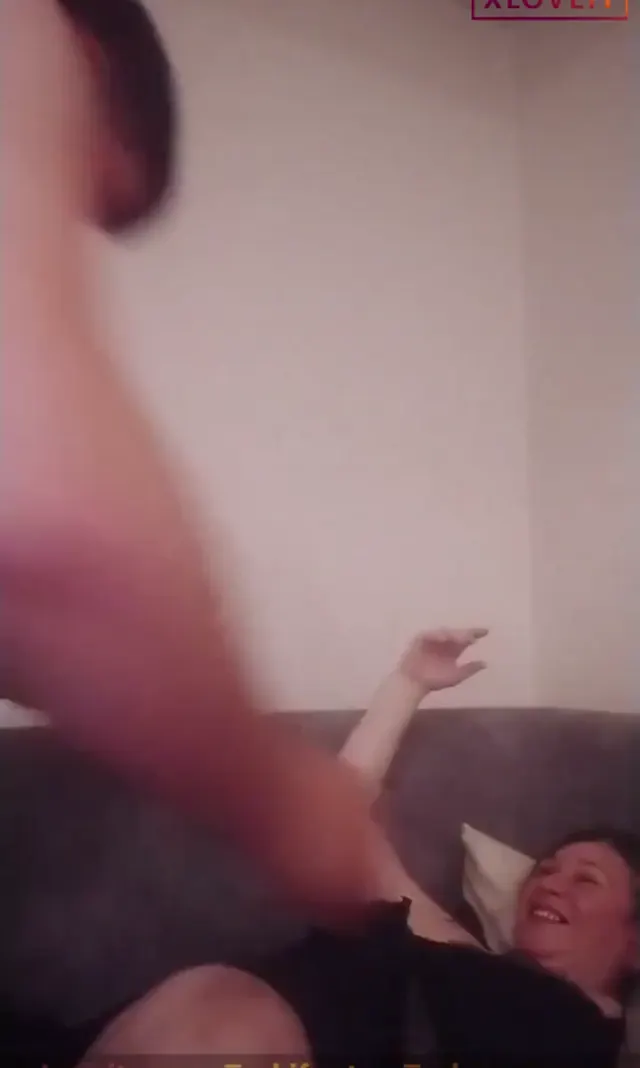Yaşlı Porno Kleo sakso çekip amınıa sokturdu — Amatör Porno · sahne 1