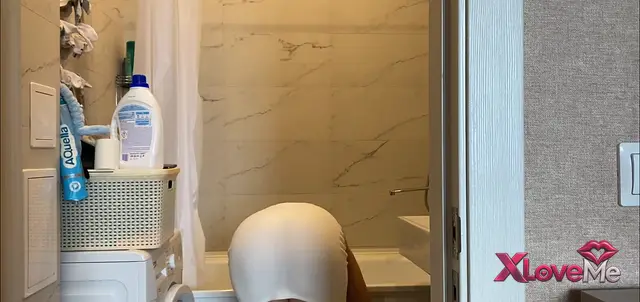 Anya Stark ifşa Banyo temizliği yaptı — Anya Stark