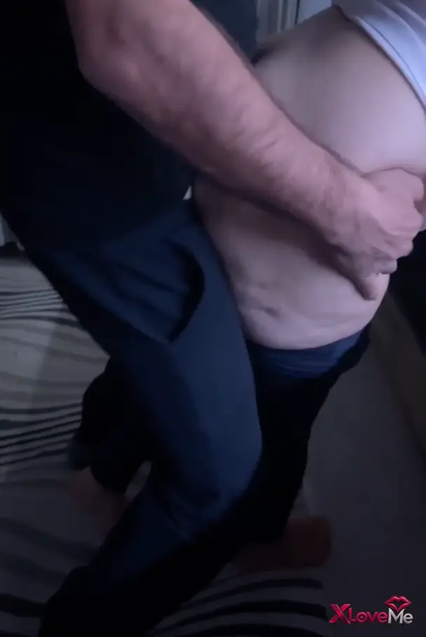 Bedava Porno İndir — Ayak üstü gelir gelmez adamın karısına geçirdi
