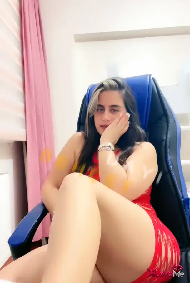 Ayşe Elbi ifşa Kırmızı sikiş elbisesiyle frikik verdi — Ayşe Elbi
