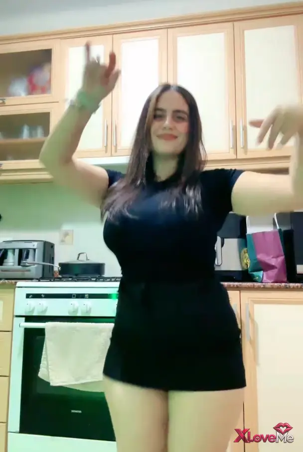 Ayşe Elbi ifşa Milf hatunun yayın videosunu seyret — Ayşe Elbi