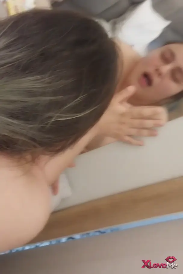 Amatör Sex — Azgın Balıketli kızın keyifli seksini seyret