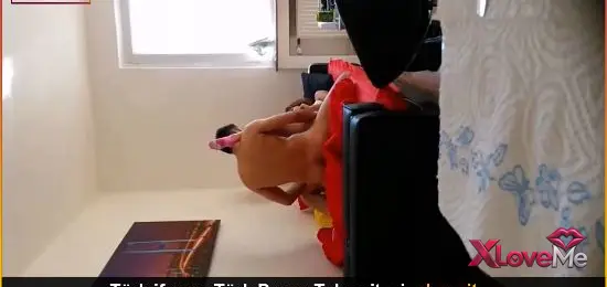 Amatör Porno — Bacak omuza yapınca acıyor yerli seks