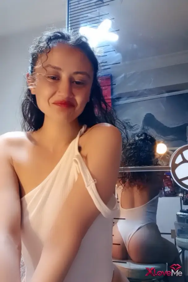 BigAss ifşa Seksi iç çamaşırlı canlı yayınını seyret — BigAss