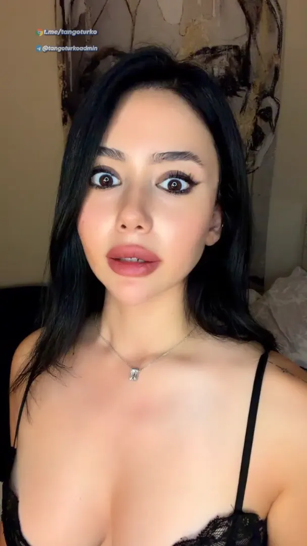 Bedava Porno — Cero ifşa Seksi hatunun yayınından kesit