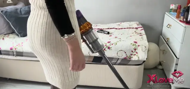 Hizmetçi Porno — Esma ile Her Telden ifşa Youtube katıl Part 19 — Esma ile Her Telden