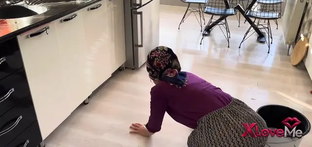 Bedava Porno — Fatmayla hertelden ifşa Mutfağın yerlerini sildi — Fatma ile Her Telden
