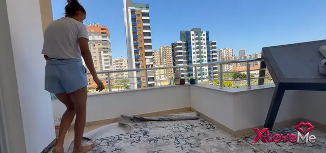 Göksu Düldül ifşa Katıl hatunu balkonu temizledi — Göksu Düldül