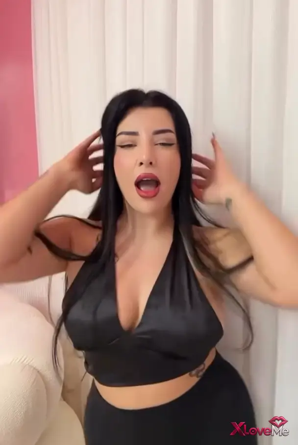 Gözde AKgün ifşa karışık videolarını seyret — Gözde Akgün